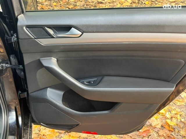 Черный Фольксваген Пассат, объемом двигателя 2 л и пробегом 267 тыс. км за 14390 $, фото 26 на Automoto.ua