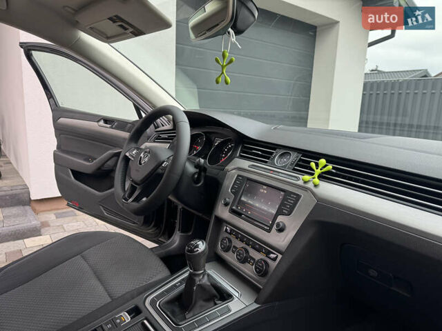 Черный Фольксваген Пассат, объемом двигателя 1.6 л и пробегом 256 тыс. км за 11900 $, фото 30 на Automoto.ua