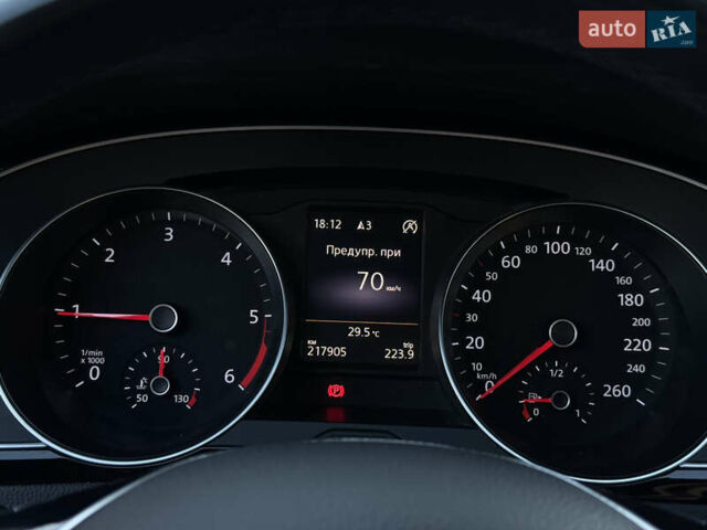 Черный Фольксваген Пассат, объемом двигателя 1.6 л и пробегом 217 тыс. км за 13499 $, фото 31 на Automoto.ua