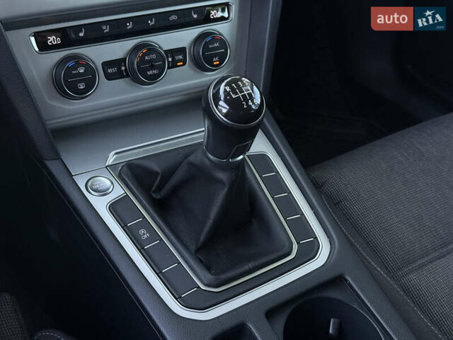 Черный Фольксваген Пассат, объемом двигателя 1.6 л и пробегом 217 тыс. км за 13499 $, фото 36 на Automoto.ua