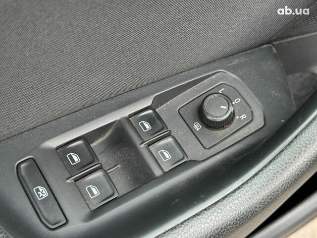 Черный Фольксваген Пассат, объемом двигателя 2 л и пробегом 243 тыс. км за 16490 $, фото 15 на Automoto.ua