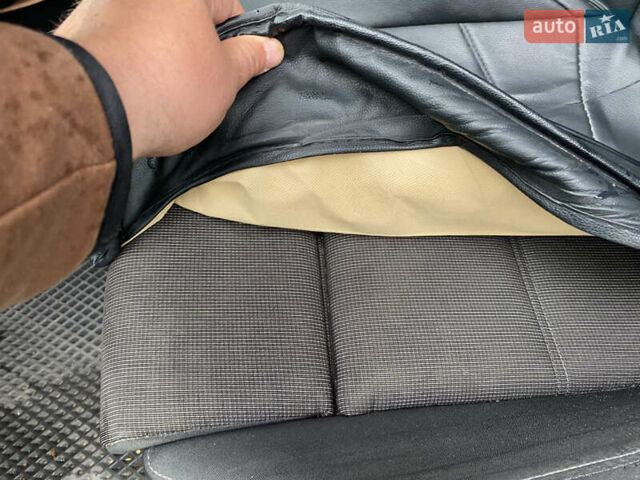 Черный Фольксваген Пассат, объемом двигателя 1.6 л и пробегом 214 тыс. км за 13200 $, фото 11 на Automoto.ua