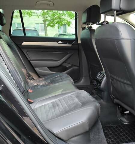 Черный Фольксваген Пассат, объемом двигателя 1.6 л и пробегом 292 тыс. км за 13100 $, фото 22 на Automoto.ua