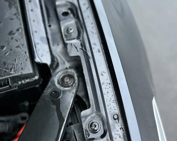 Черный Фольксваген Пассат, объемом двигателя 1.6 л и пробегом 325 тыс. км за 12600 $, фото 66 на Automoto.ua