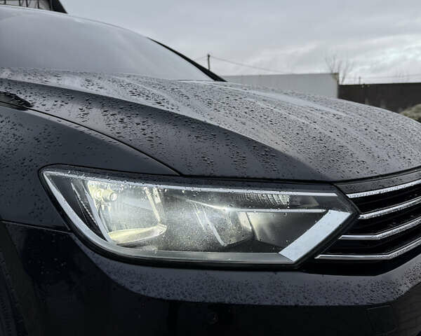 Черный Фольксваген Пассат, объемом двигателя 1.97 л и пробегом 295 тыс. км за 14000 $, фото 35 на Automoto.ua