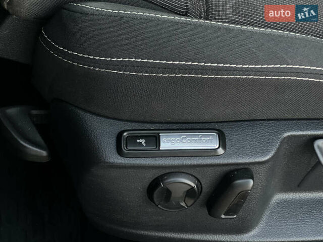 Черный Фольксваген Пассат, объемом двигателя 2 л и пробегом 252 тыс. км за 13999 $, фото 20 на Automoto.ua