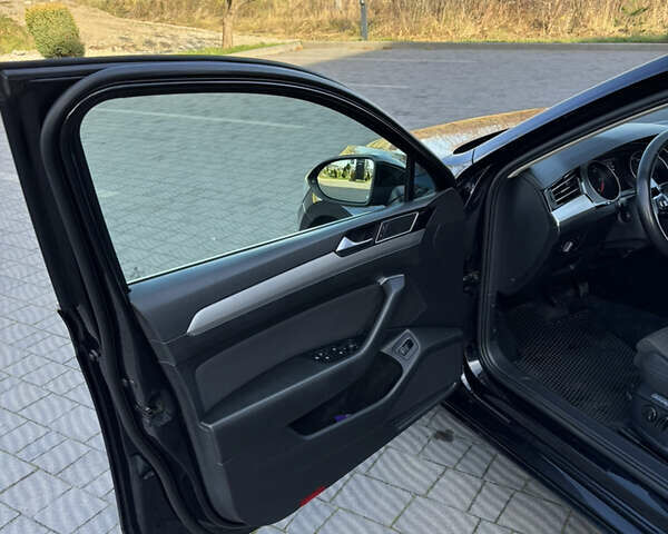 Чорний Фольксваген Пассат, об'ємом двигуна 1.6 л та пробігом 286 тис. км за 11950 $, фото 17 на Automoto.ua