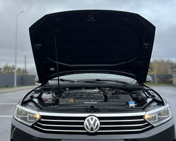 Черный Фольксваген Пассат, объемом двигателя 1.6 л и пробегом 325 тыс. км за 12600 $, фото 64 на Automoto.ua