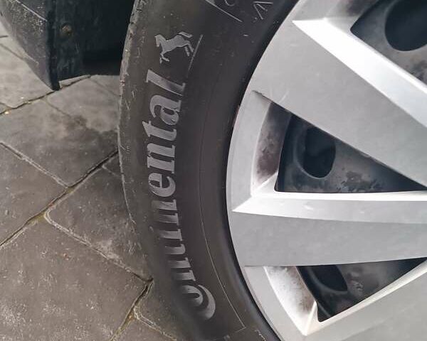 Чорний Фольксваген Пассат, об'ємом двигуна 1.6 л та пробігом 256 тис. км за 11000 $, фото 25 на Automoto.ua