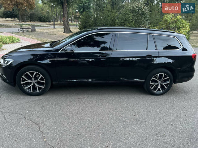 Черный Фольксваген Пассат, объемом двигателя 1.97 л и пробегом 185 тыс. км за 14499 $, фото 5 на Automoto.ua