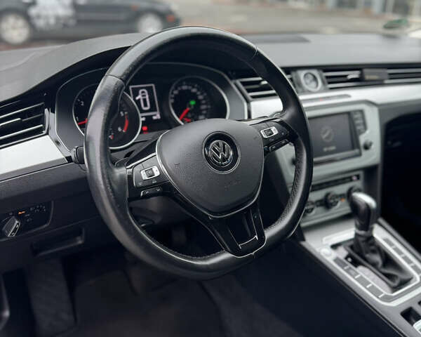 Черный Фольксваген Пассат, объемом двигателя 1.97 л и пробегом 261 тыс. км за 13999 $, фото 21 на Automoto.ua