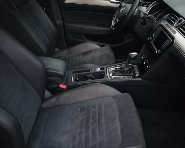 Черный Фольксваген Пассат, объемом двигателя 1.97 л и пробегом 263 тыс. км за 14900 $, фото 18 на Automoto.ua