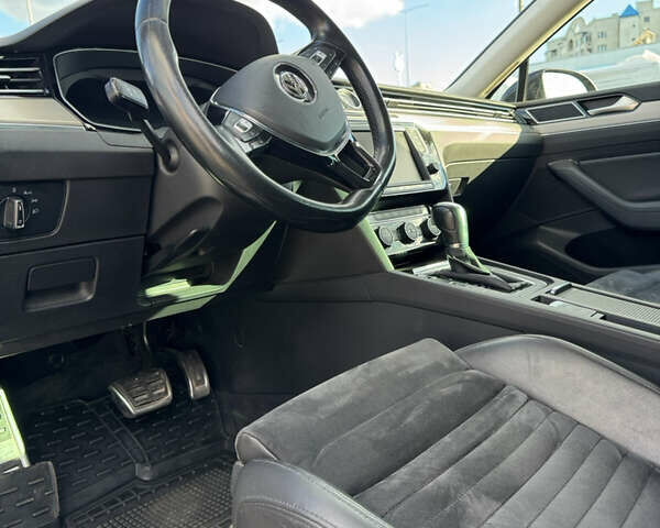 Черный Фольксваген Пассат, объемом двигателя 1.97 л и пробегом 208 тыс. км за 18900 $, фото 18 на Automoto.ua