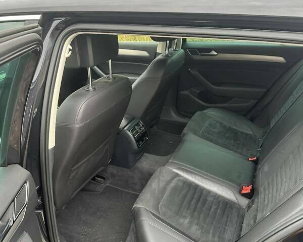 Черный Фольксваген Пассат, объемом двигателя 1.97 л и пробегом 263 тыс. км за 14900 $, фото 16 на Automoto.ua