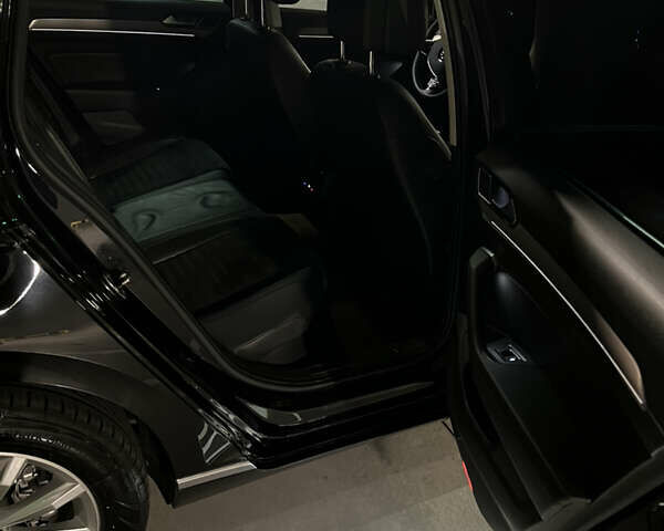 Чорний Фольксваген Пассат, об'ємом двигуна 2 л та пробігом 218 тис. км за 19500 $, фото 21 на Automoto.ua