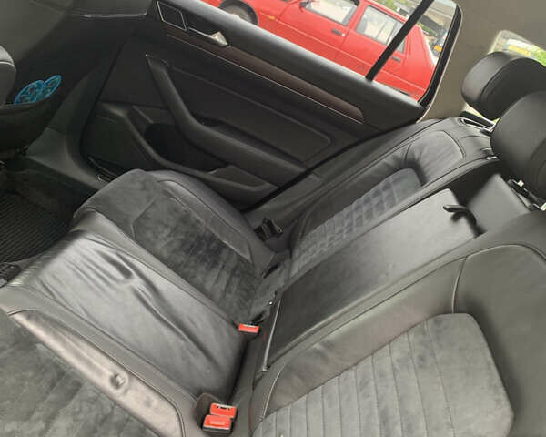 Черный Фольксваген Пассат, объемом двигателя 1.97 л и пробегом 320 тыс. км за 14000 $, фото 15 на Automoto.ua