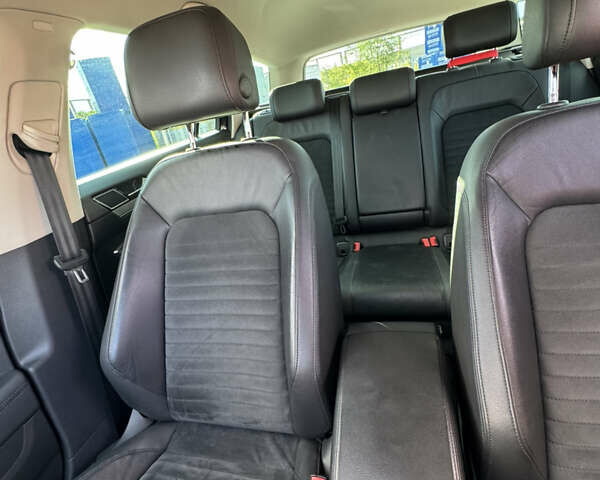 Черный Фольксваген Пассат, объемом двигателя 1.97 л и пробегом 208 тыс. км за 18900 $, фото 23 на Automoto.ua