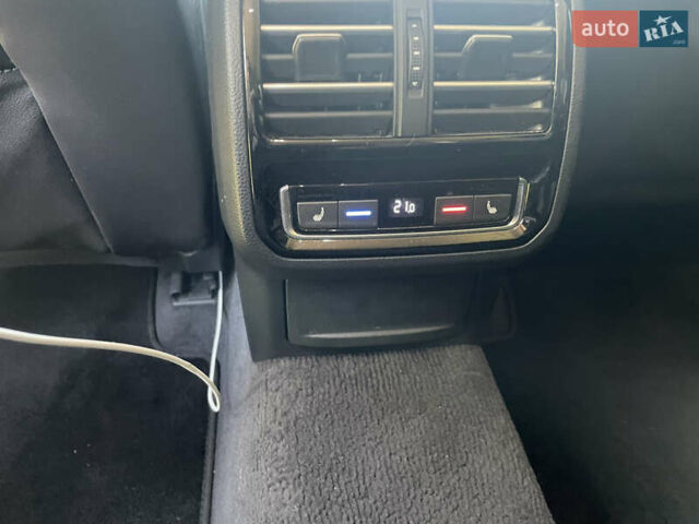 Черный Фольксваген Пассат, объемом двигателя 2 л и пробегом 225 тыс. км за 17900 $, фото 3 на Automoto.ua