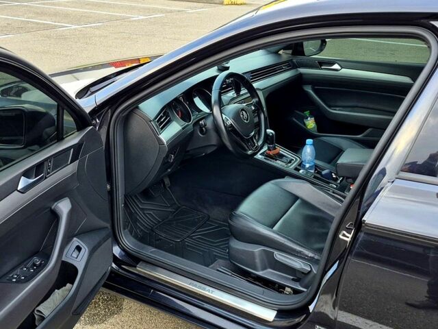 Черный Фольксваген Пассат, объемом двигателя 2 л и пробегом 267 тыс. км за 15000 $, фото 6 на Automoto.ua