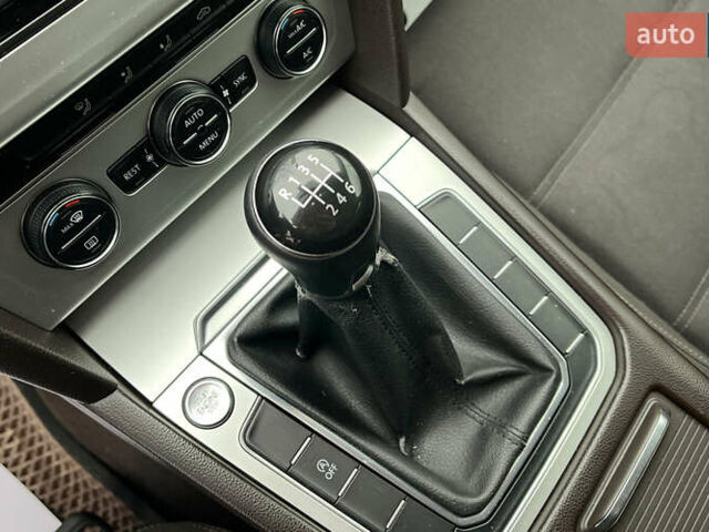 Черный Фольксваген Пассат, объемом двигателя 1.97 л и пробегом 272 тыс. км за 11600 $, фото 13 на Automoto.ua