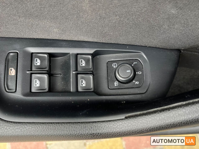 Черный Фольксваген Пассат, объемом двигателя 2 л и пробегом 233 тыс. км за 14750 $, фото 10 на Automoto.ua