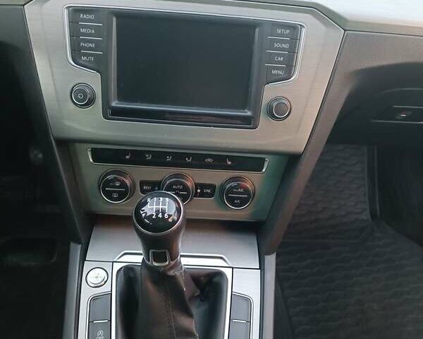 Чорний Фольксваген Пассат, об'ємом двигуна 1.6 л та пробігом 256 тис. км за 11000 $, фото 15 на Automoto.ua