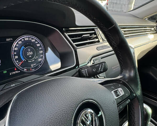 Черный Фольксваген Пассат, объемом двигателя 1.97 л и пробегом 208 тыс. км за 18900 $, фото 19 на Automoto.ua