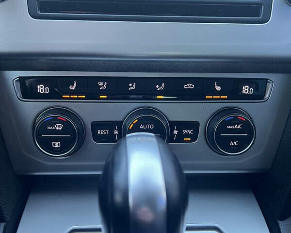 Черный Фольксваген Пассат, объемом двигателя 1.6 л и пробегом 264 тыс. км за 11399 $, фото 45 на Automoto.ua