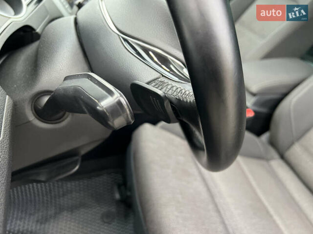 Чорний Фольксваген Пассат, об'ємом двигуна 1.6 л та пробігом 265 тис. км за 11350 $, фото 30 на Automoto.ua