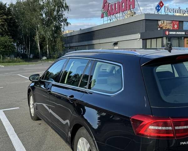 Черный Фольксваген Пассат, объемом двигателя 1.6 л и пробегом 361 тыс. км за 12000 $, фото 26 на Automoto.ua