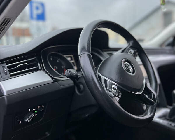 Черный Фольксваген Пассат, объемом двигателя 1.6 л и пробегом 325 тыс. км за 12600 $, фото 32 на Automoto.ua