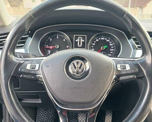 Черный Фольксваген Пассат, объемом двигателя 1.97 л и пробегом 280 тыс. км за 14500 $, фото 24 на Automoto.ua