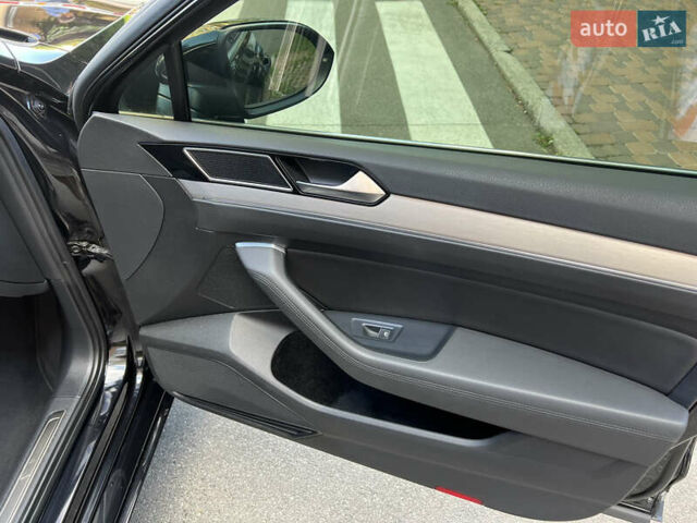 Чорний Фольксваген Пассат, об'ємом двигуна 2 л та пробігом 313 тис. км за 14600 $, фото 17 на Automoto.ua