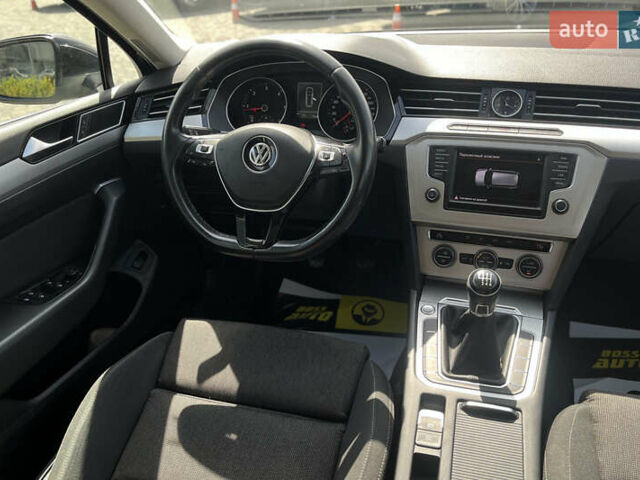 Черный Фольксваген Пассат, объемом двигателя 1.6 л и пробегом 234 тыс. км за 13600 $, фото 14 на Automoto.ua