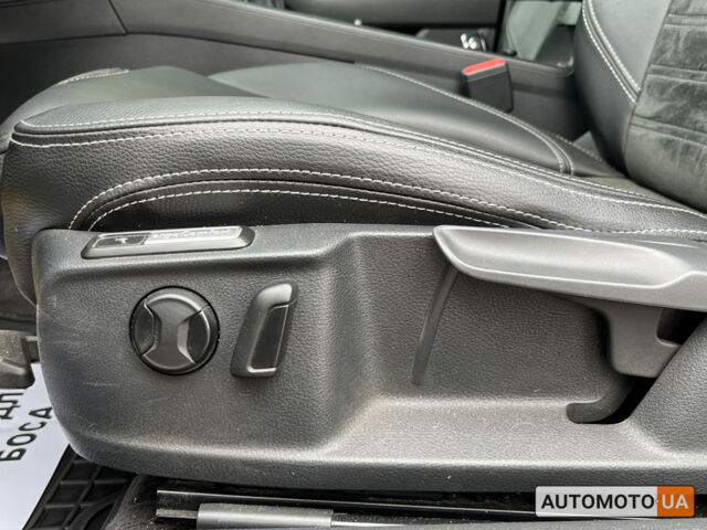 Черный Фольксваген Пассат, объемом двигателя 2 л и пробегом 233 тыс. км за 14750 $, фото 12 на Automoto.ua