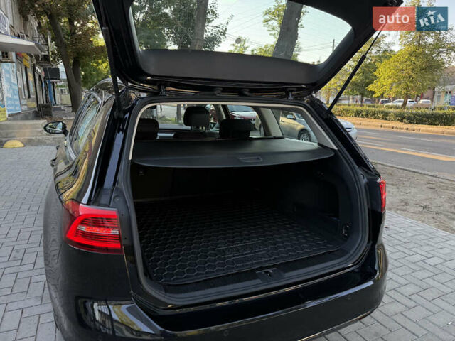 Черный Фольксваген Пассат, объемом двигателя 1.6 л и пробегом 217 тыс. км за 13999 $, фото 56 на Automoto.ua