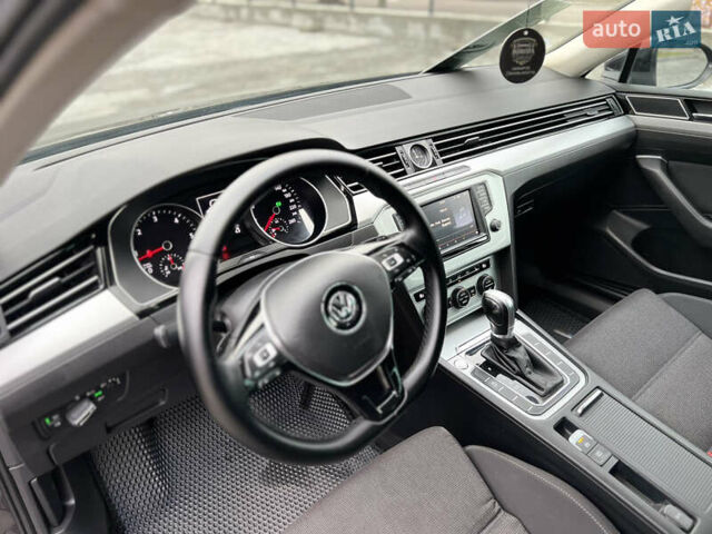Чорний Фольксваген Пассат, об'ємом двигуна 1.6 л та пробігом 265 тис. км за 11350 $, фото 32 на Automoto.ua