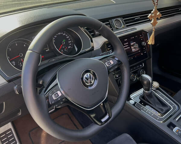 Чорний Фольксваген Пассат, об'ємом двигуна 2 л та пробігом 218 тис. км за 19500 $, фото 11 на Automoto.ua