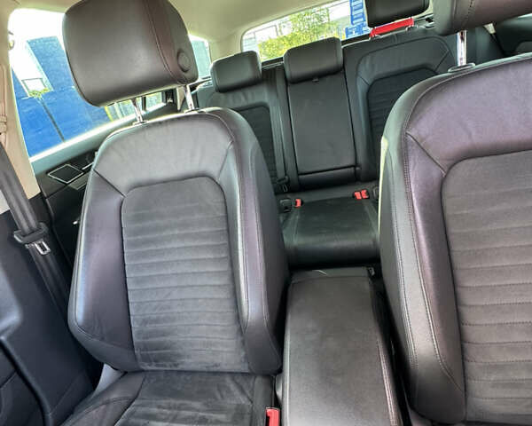 Черный Фольксваген Пассат, объемом двигателя 1.97 л и пробегом 208 тыс. км за 18900 $, фото 22 на Automoto.ua