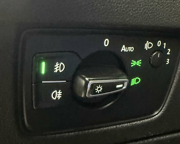 Черный Фольксваген Пассат, объемом двигателя 1.97 л и пробегом 295 тыс. км за 14000 $, фото 14 на Automoto.ua