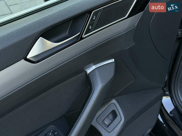 Черный Фольксваген Пассат, объемом двигателя 1.6 л и пробегом 217 тыс. км за 13499 $, фото 25 на Automoto.ua