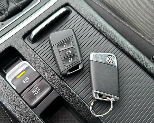 Фольксваген Пассат 2015 в Стрые на Automoto.ua Черный Фольксваген Пассат, объемом двигателя 1.6 л и пробегом 280 тыс. км за 11950 $, фото 31 на Automoto.ua