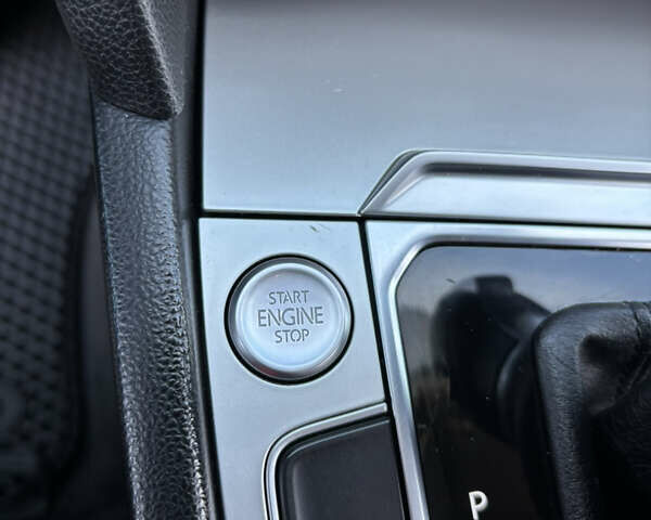 Чорний Фольксваген Пассат, об'ємом двигуна 1.6 л та пробігом 286 тис. км за 11950 $, фото 22 на Automoto.ua