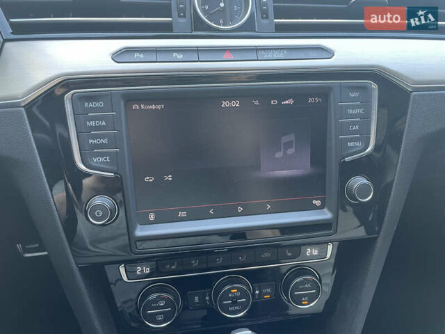 Черный Фольксваген Пассат, объемом двигателя 2 л и пробегом 225 тыс. км за 17900 $, фото 2 на Automoto.ua