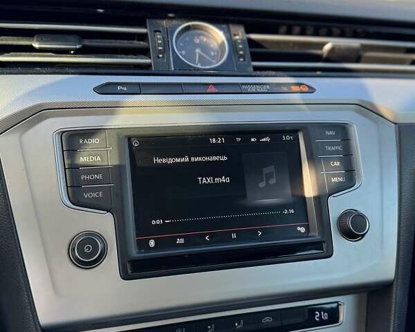 Черный Фольксваген Пассат, объемом двигателя 1.6 л и пробегом 361 тыс. км за 12000 $, фото 14 на Automoto.ua