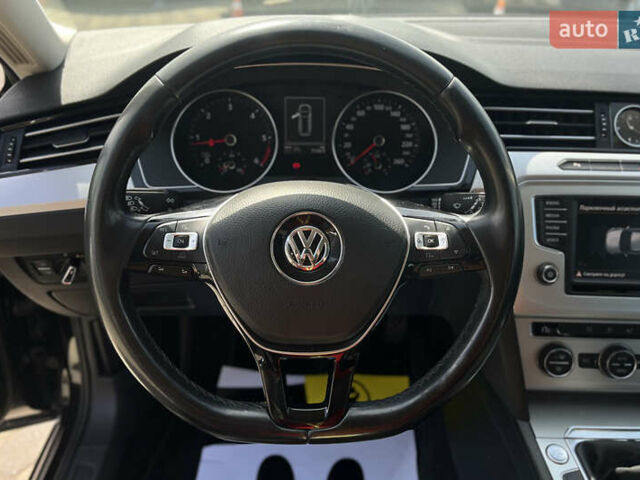 Черный Фольксваген Пассат, объемом двигателя 1.6 л и пробегом 234 тыс. км за 13600 $, фото 18 на Automoto.ua