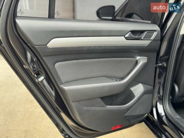 Черный Фольксваген Пассат, объемом двигателя 2 л и пробегом 292 тыс. км за 13900 $, фото 39 на Automoto.ua