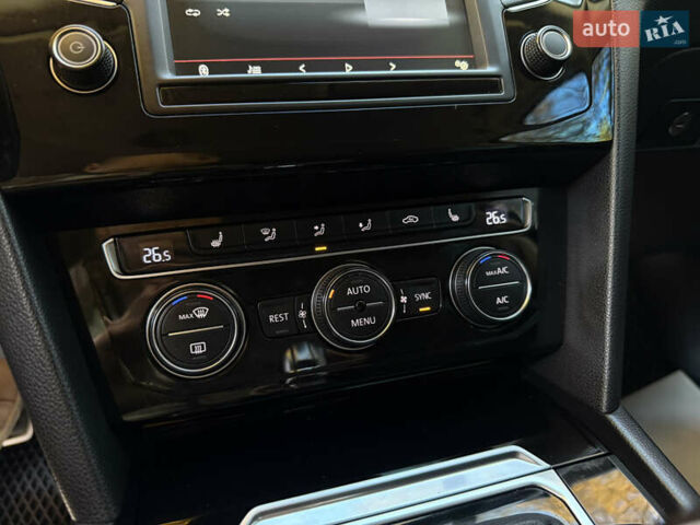 Черный Фольксваген Пассат, объемом двигателя 2 л и пробегом 261 тыс. км за 15300 $, фото 39 на Automoto.ua