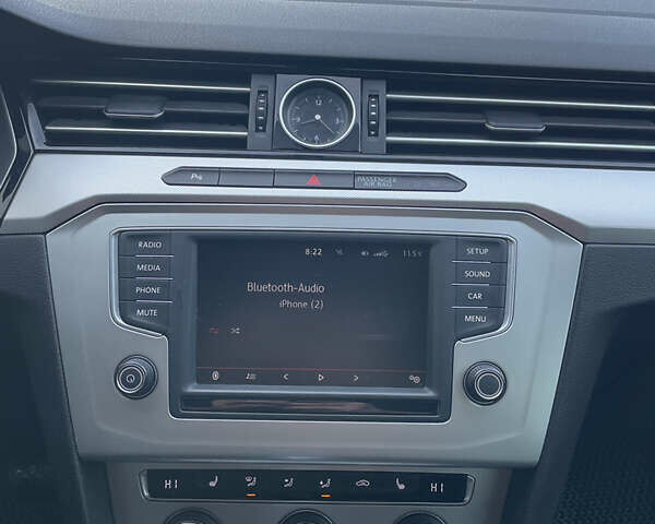 Черный Фольксваген Пассат, объемом двигателя 1.6 л и пробегом 266 тыс. км за 11990 $, фото 17 на Automoto.ua