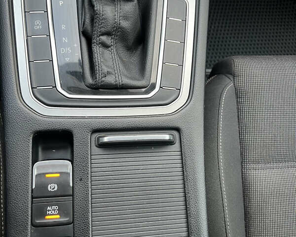 Чорний Фольксваген Пассат, об'ємом двигуна 1.6 л та пробігом 265 тис. км за 11350 $, фото 45 на Automoto.ua